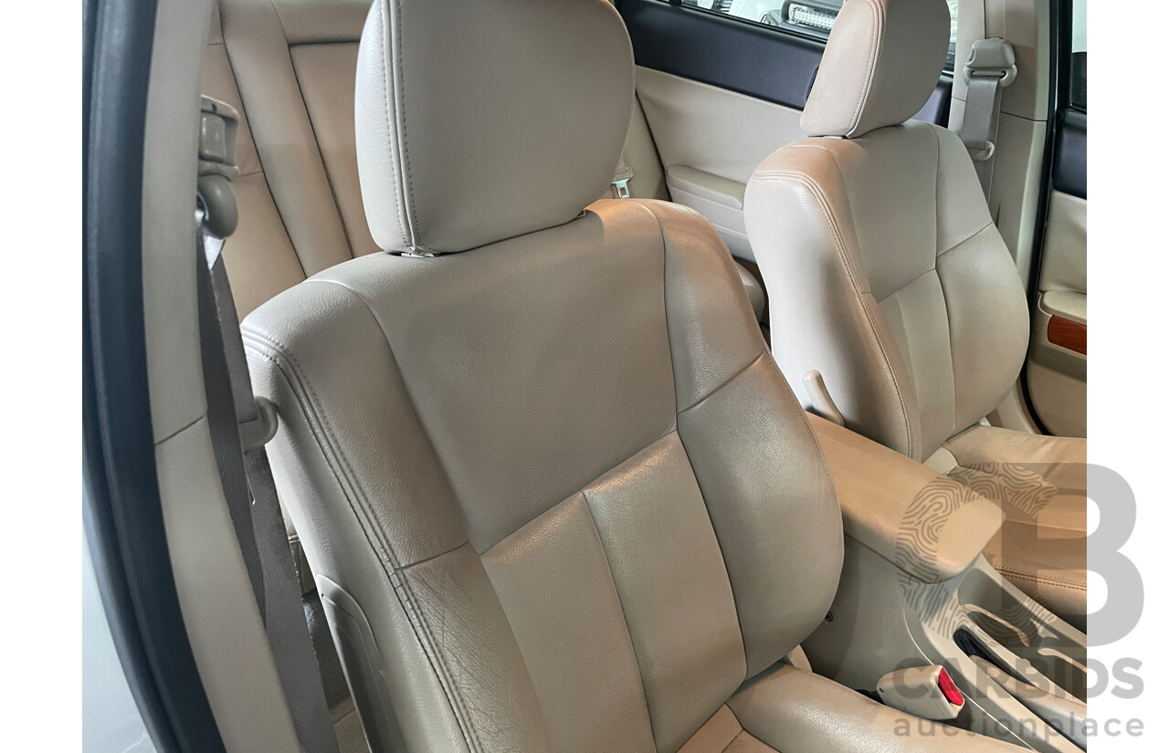 8/2006 Mitsubishi 380 4d Sedan White 3.8L