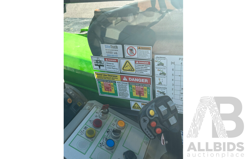 2016 MERLO Telehandler with Rotator Attachment