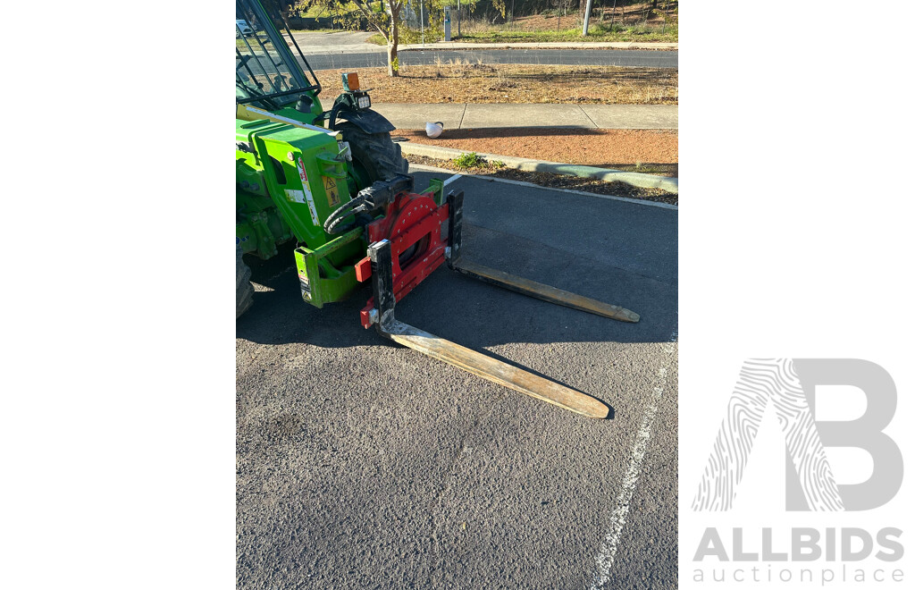 2016 MERLO Telehandler with Rotator Attachment