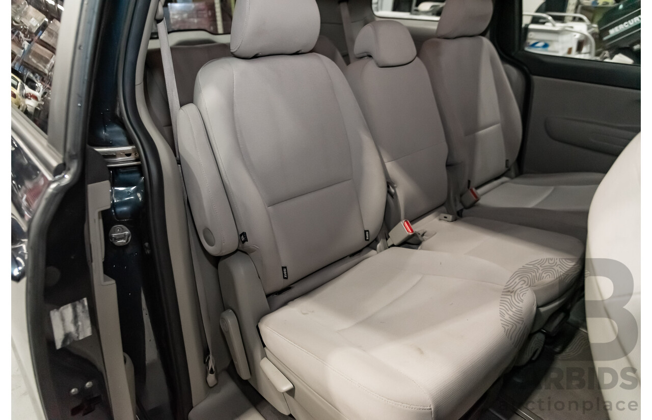 3/2015 Kia Carnival S YP MY15 4d Wagon Grey 3.3L V6
