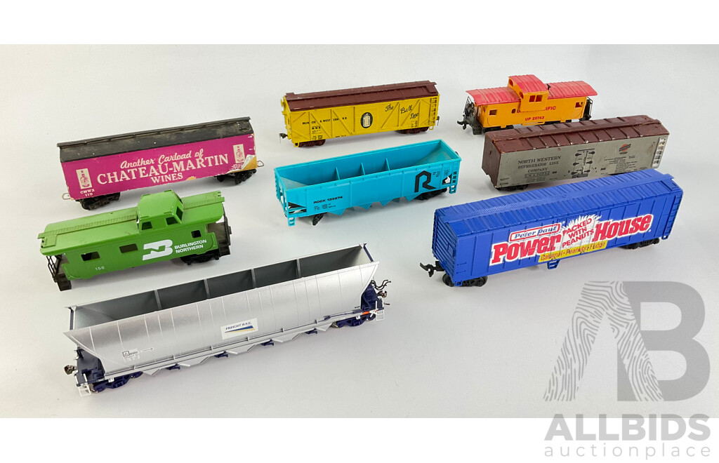 Collection of Eight HO Scale Carts, Including Bachmann, AM, Tyco and More 