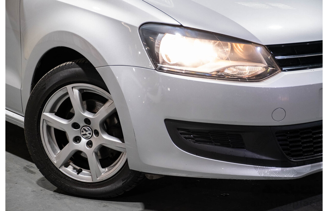 3/2013 Volkswagen Polo 77 TSI Comfortline 6R MY13 5d Hatchback Silver Turbo 1.2L
