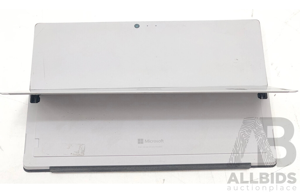 Microsoft (1724) Surface Pro 4 Intel Core i7 (6650U) 2.20GHz-3.40GHz 2-Core CPU 256GB 12-Inch Touchscreen Detachable Laptop
