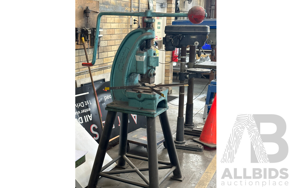 JOHN HEINE & SONS Ltd Press Machine for Rounding Corners - 86A Series 2