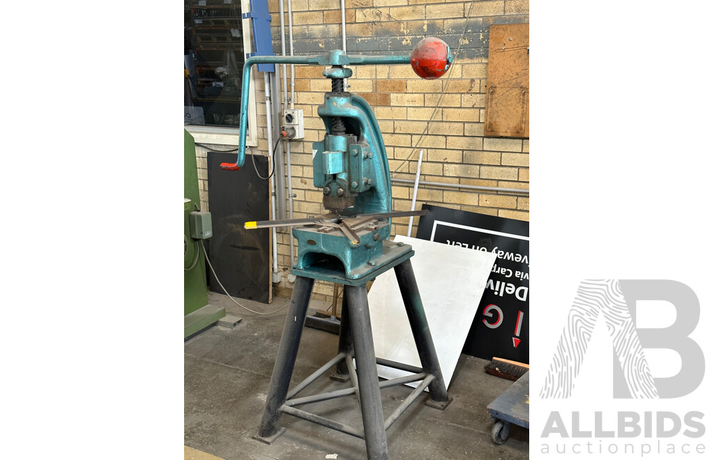 JOHN HEINE & SONS Ltd Press Machine for Rounding Corners - 86A Series 2