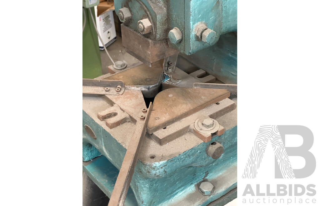 JOHN HEINE & SONS Ltd Press Machine for Rounding Corners - 86A Series 2