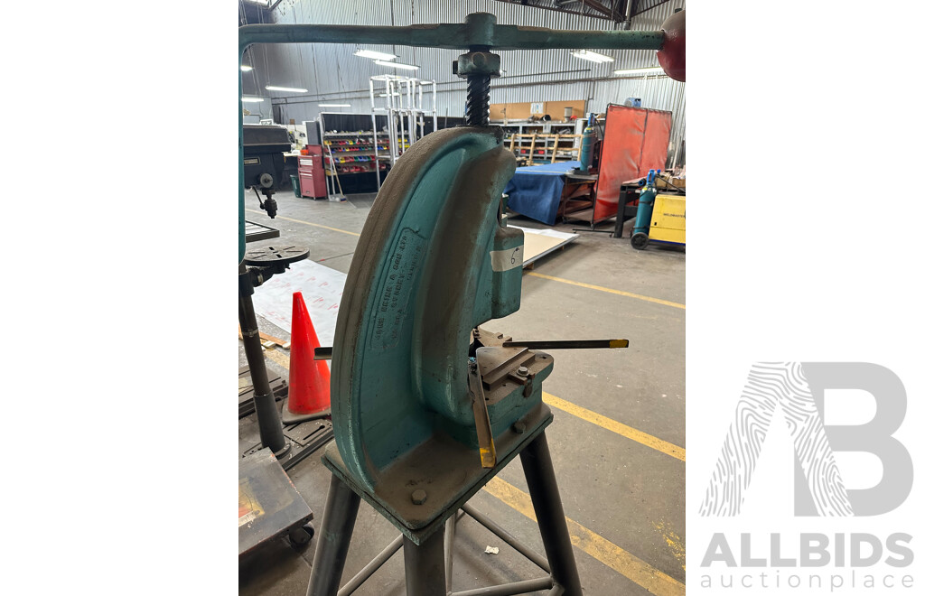 JOHN HEINE & SONS Ltd Press Machine for Rounding Corners - 86A Series 2