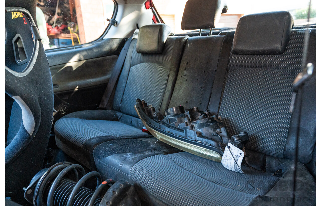 5/2002 Peugeot 206 GTi 3d Hatchback Red 2.0L - Racing setup