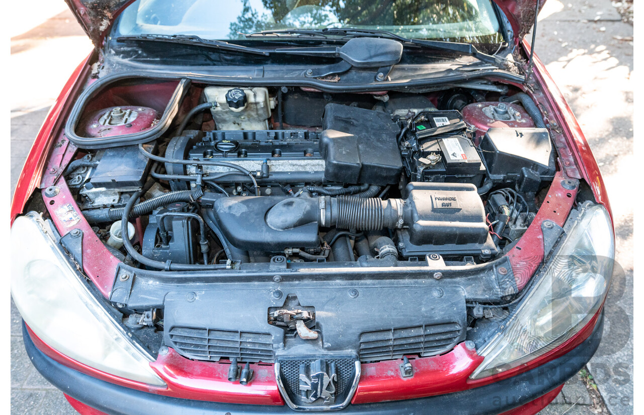 5/2002 Peugeot 206 GTi 3d Hatchback Red 2.0L - Racing setup