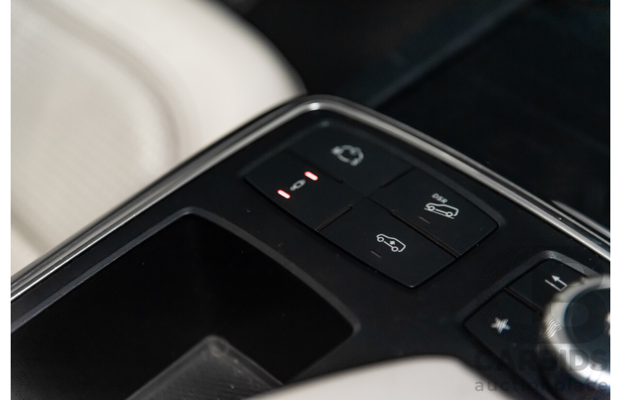 5/2014 Mercedes-Benz ML 63 AMG (4x4) 166 4d Wagon Black 5.5L Twin Turbo V8