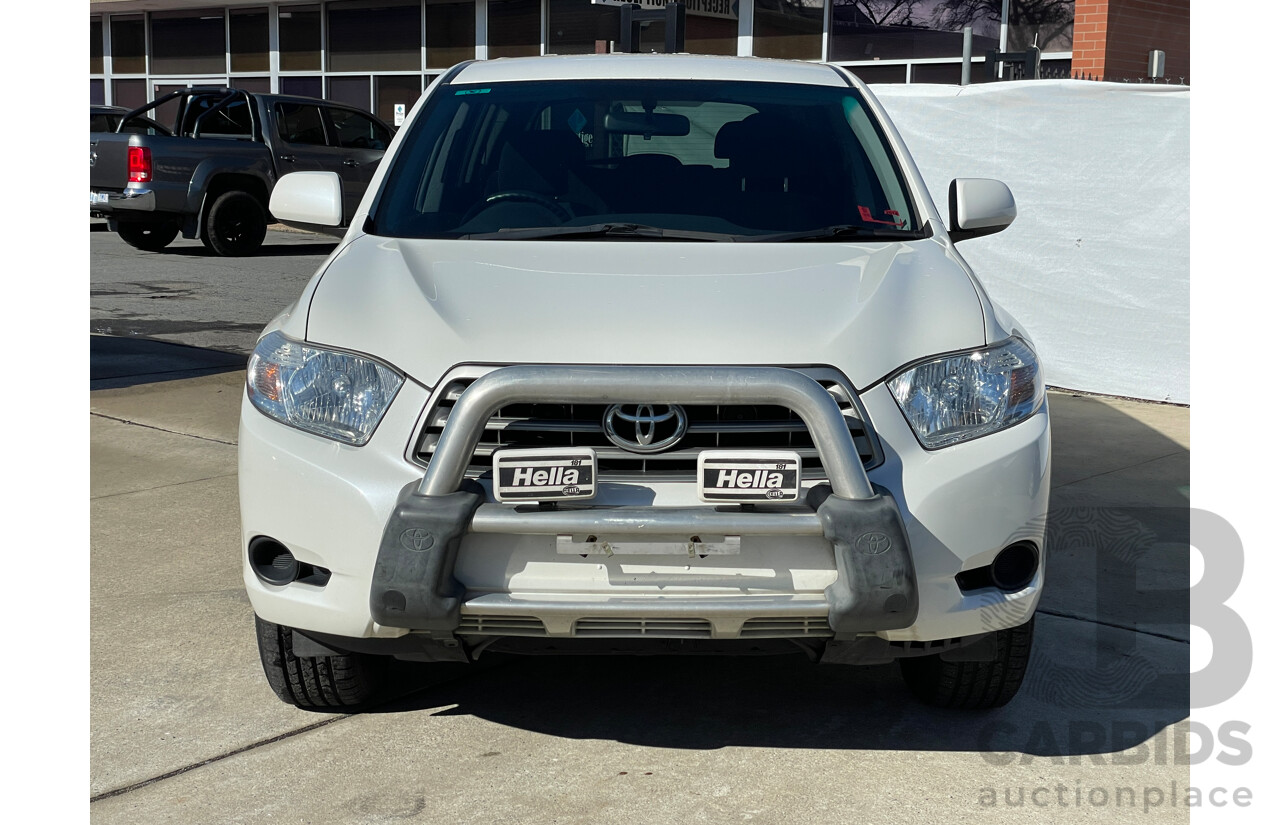 11/2009 Toyota Kluger KX-R (fwd) 5 SEAT GSU40R 4d Wagon White 3.5L
