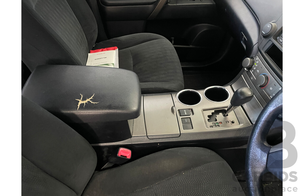 11/2009 Toyota Kluger KX-R (fwd) 5 SEAT GSU40R 4d Wagon White 3.5L