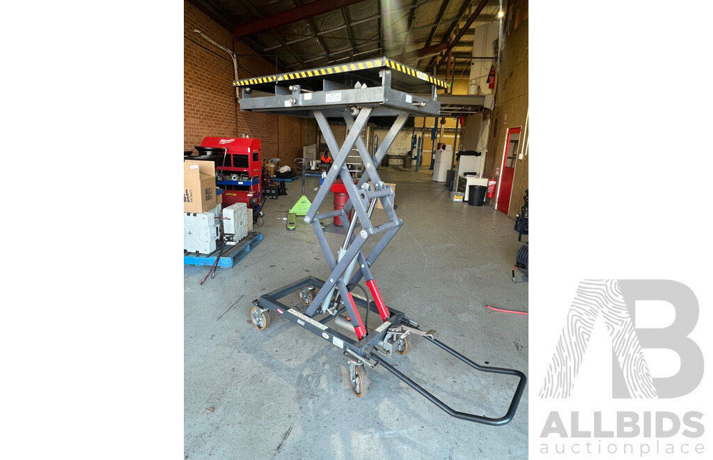 Blitz Master Gear 1 Platform Lift