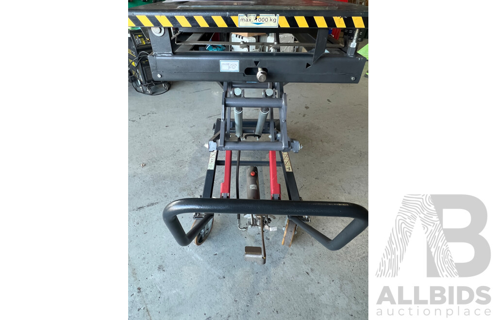 Blitz Master Gear 1 Platform Lift