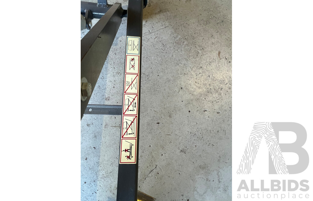 Blitz Master Gear 1 Platform Lift