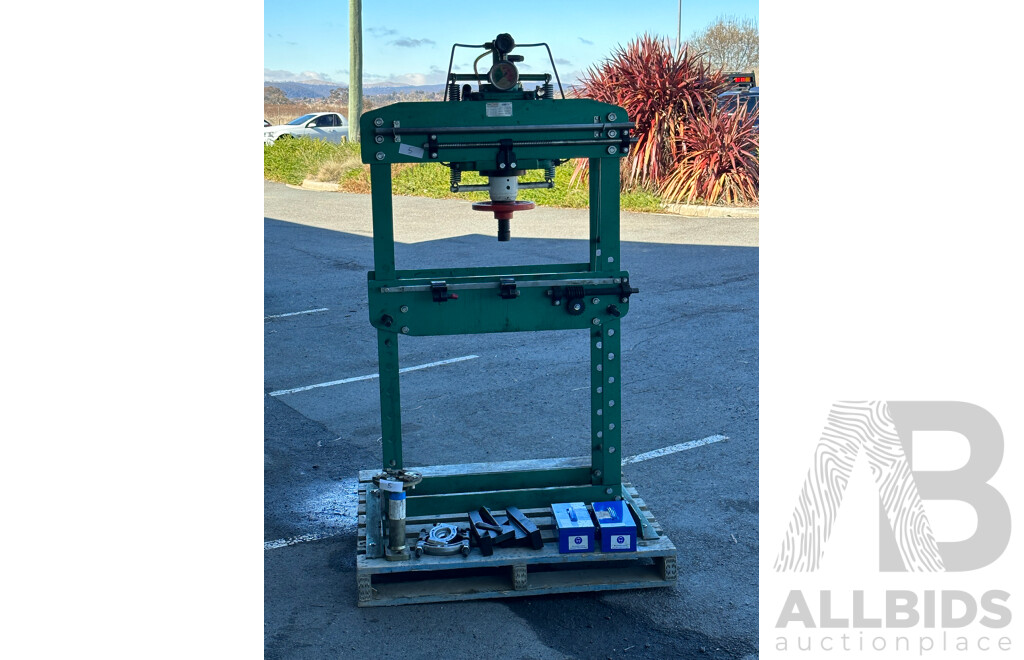 05/2012 HAFCO Hare & Forbes 35 Tonne Hydraulic Press