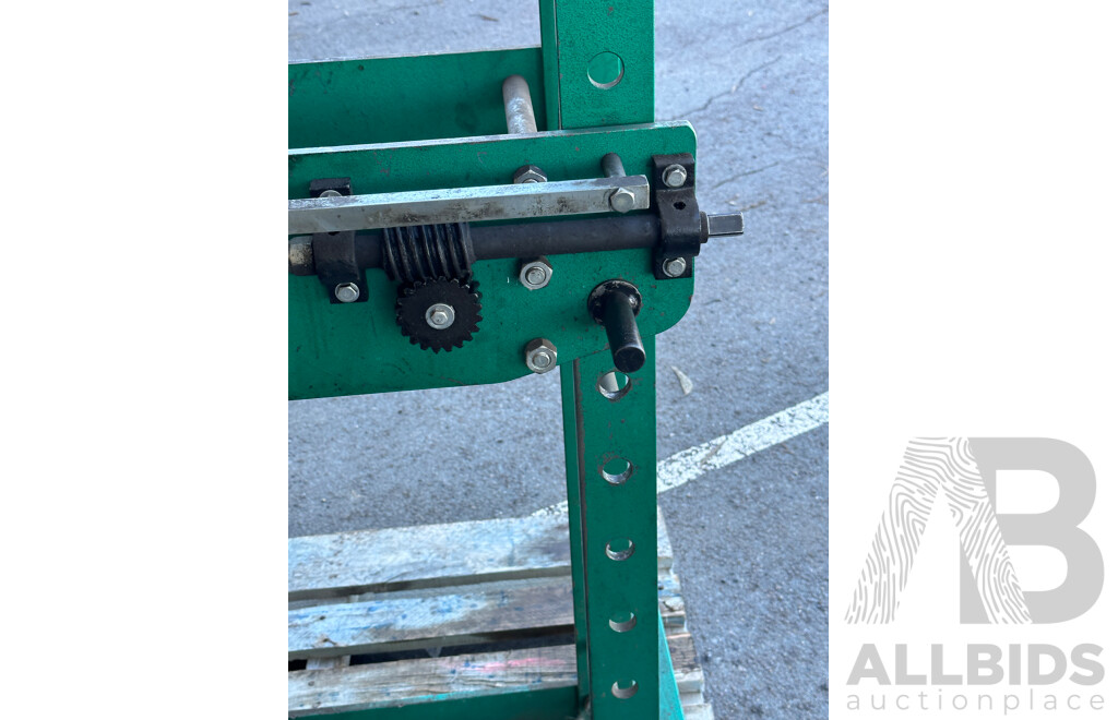 05/2012 HAFCO Hare & Forbes  35 Tonne Hydraulic Press