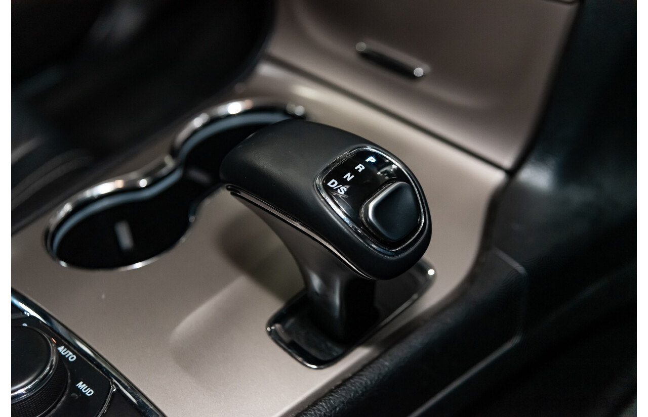 6/2015 Jeep Grand Cherokee Limited (4x4) WK MY15 4d Wagon Grey 3.0L V6 Turbo Diesel