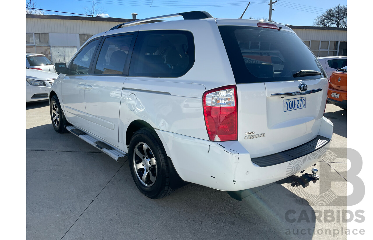 5/2013 Kia Grand Carnival Si VQ MY13 4d Wagon White 3.5L