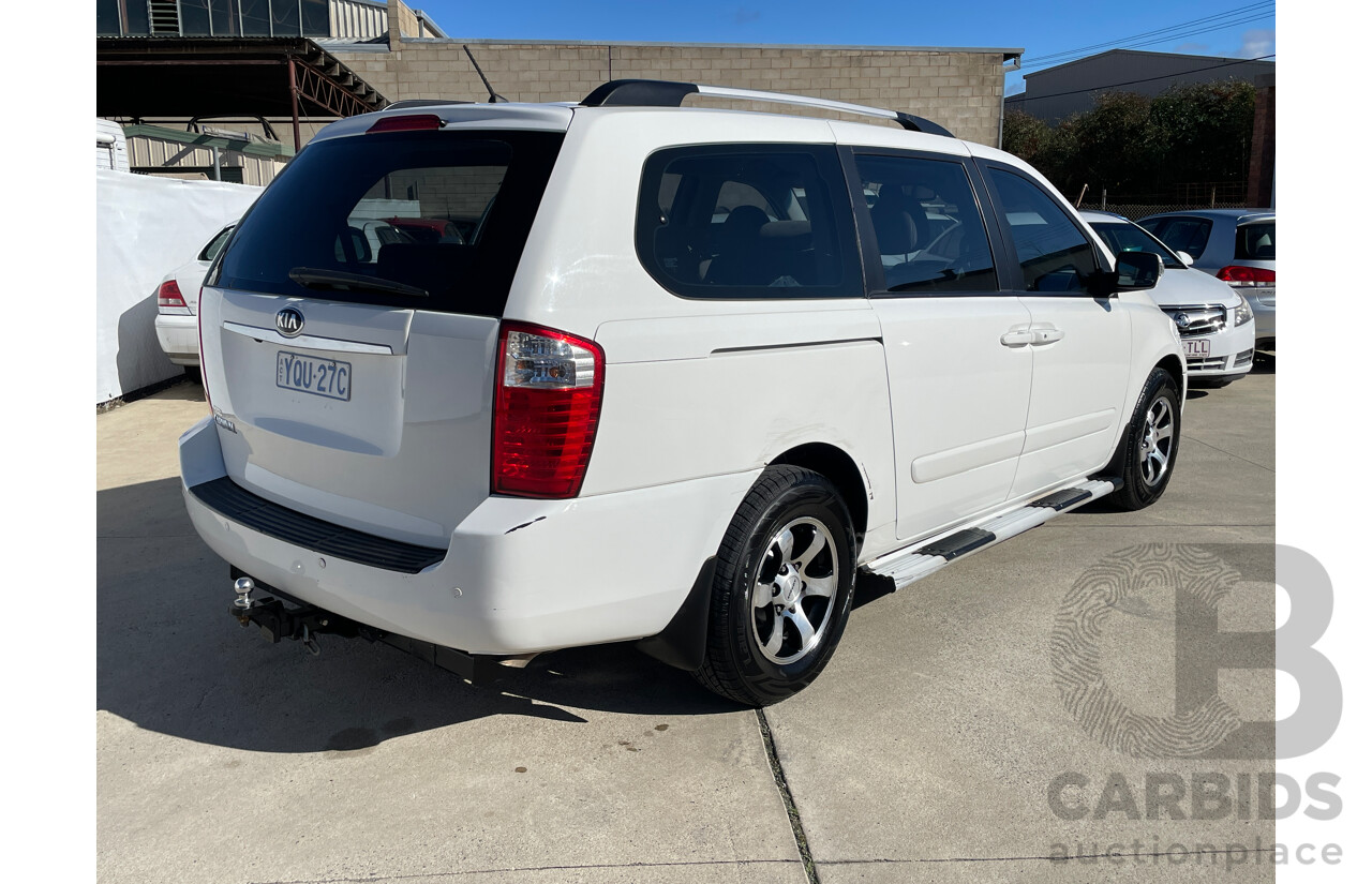 5/2013 Kia Grand Carnival Si VQ MY13 4d Wagon White 3.5L