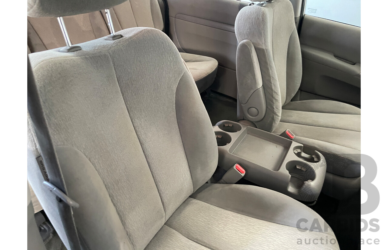 5/2013 Kia Grand Carnival Si VQ MY13 4d Wagon White 3.5L
