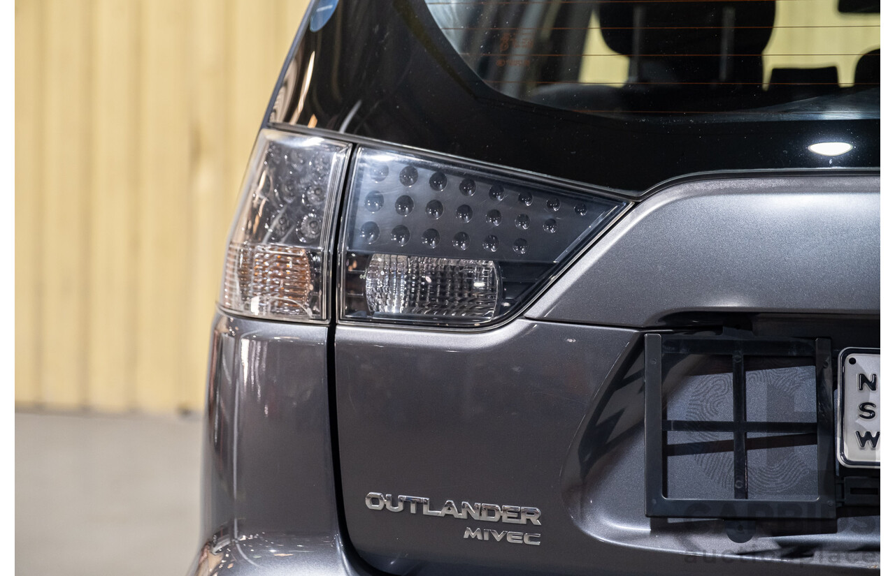 10/2010 Mitsubishi Outlander LS (4x4) ZH MY11 4d Wagon Grey 2.4L