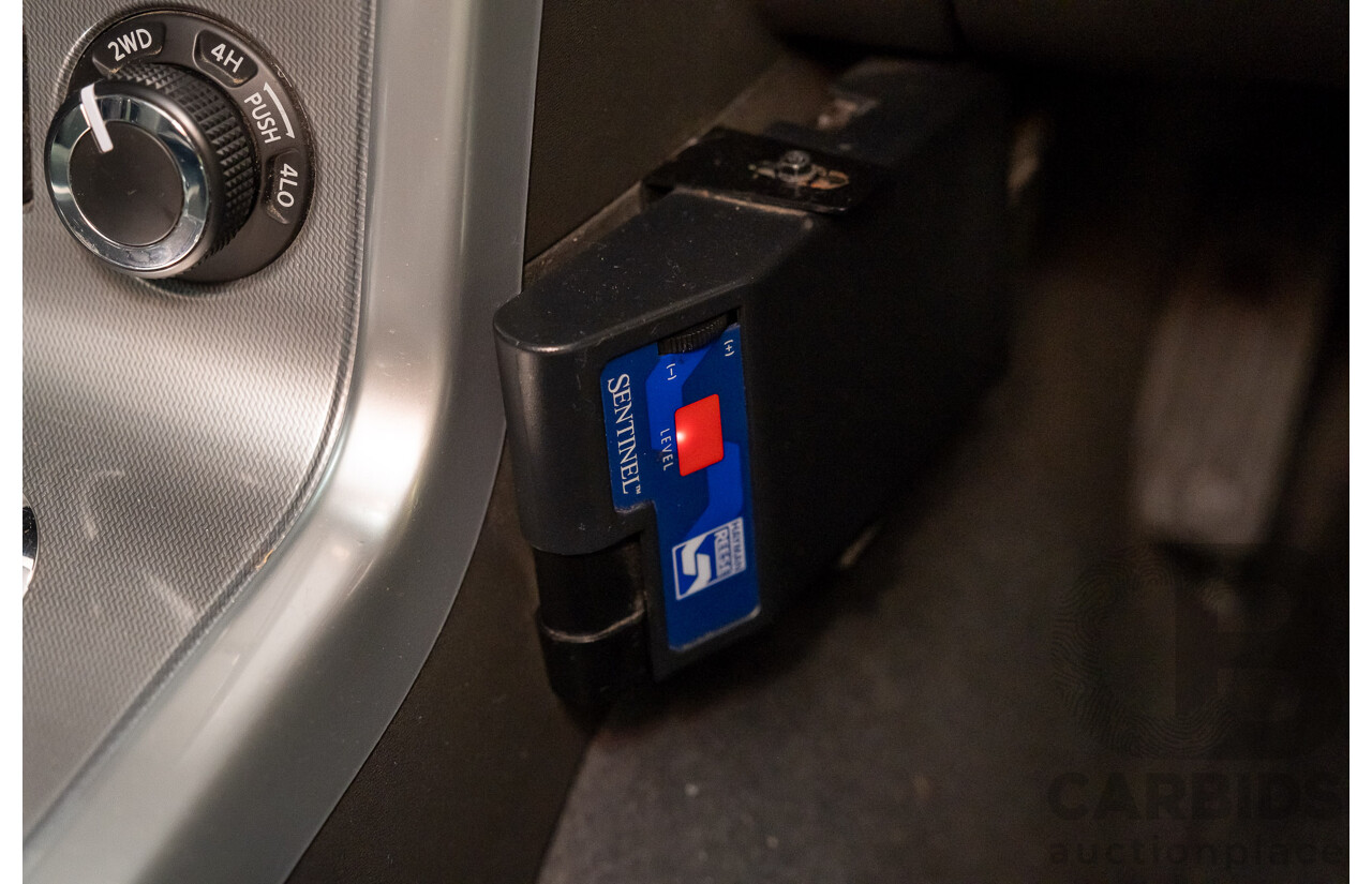 3/2012 Nissan Navara ST-X (4x4) D40 MY12 Dual Cab P/Up White Turbo Diesel V6 3.0L