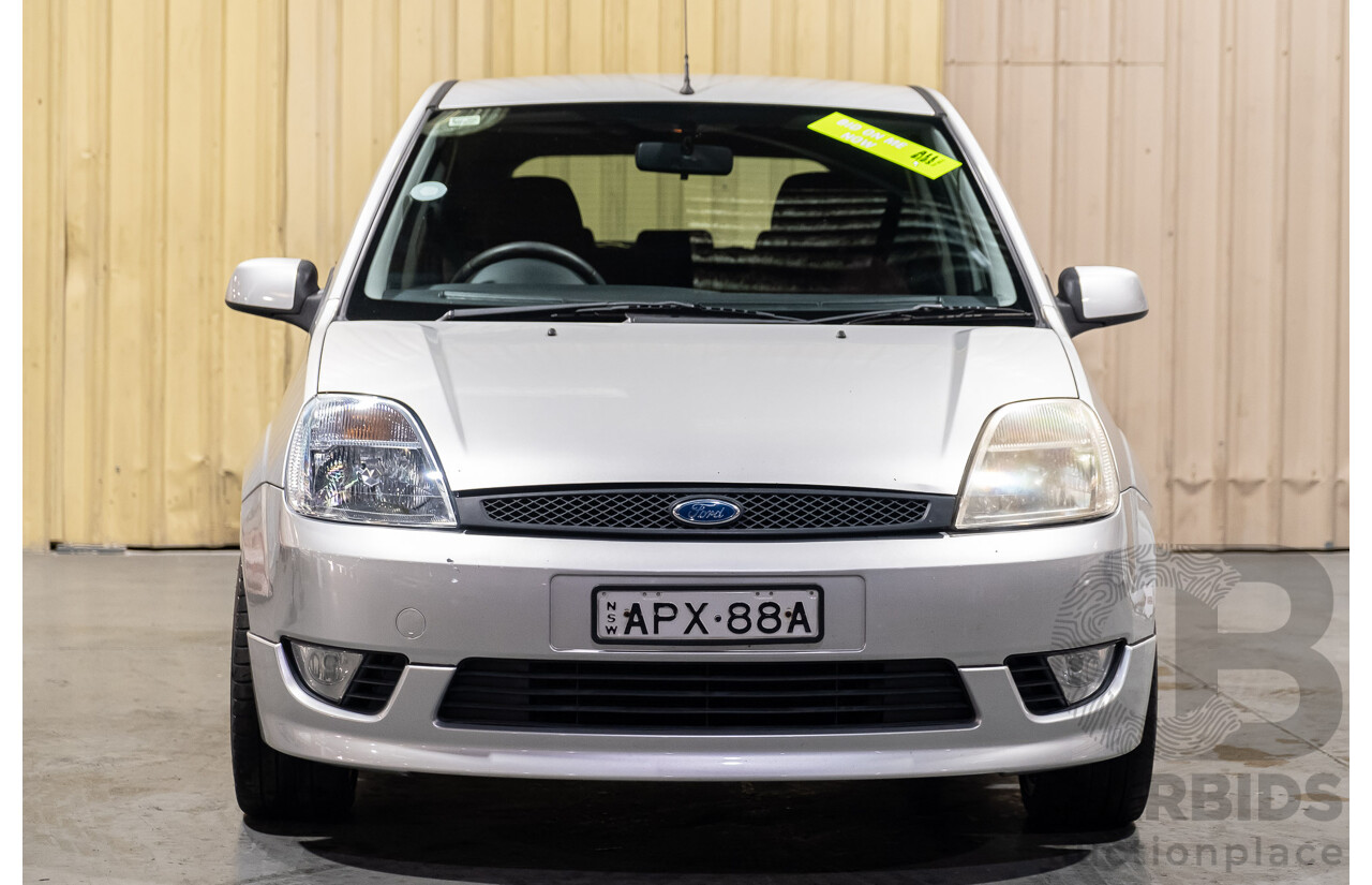 2/2004 Ford Fiesta Zetec WP 3d Hatchback Silver 1.6L