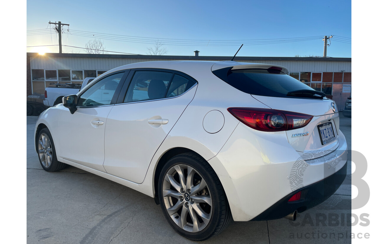 12/2015 Mazda Mazda3 SP25 BM 5d Hatchback White 2.5L