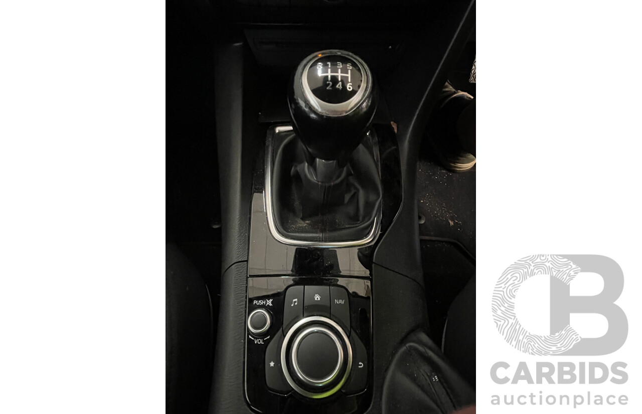 12/2015 Mazda Mazda3 SP25 BM 5d Hatchback White 2.5L