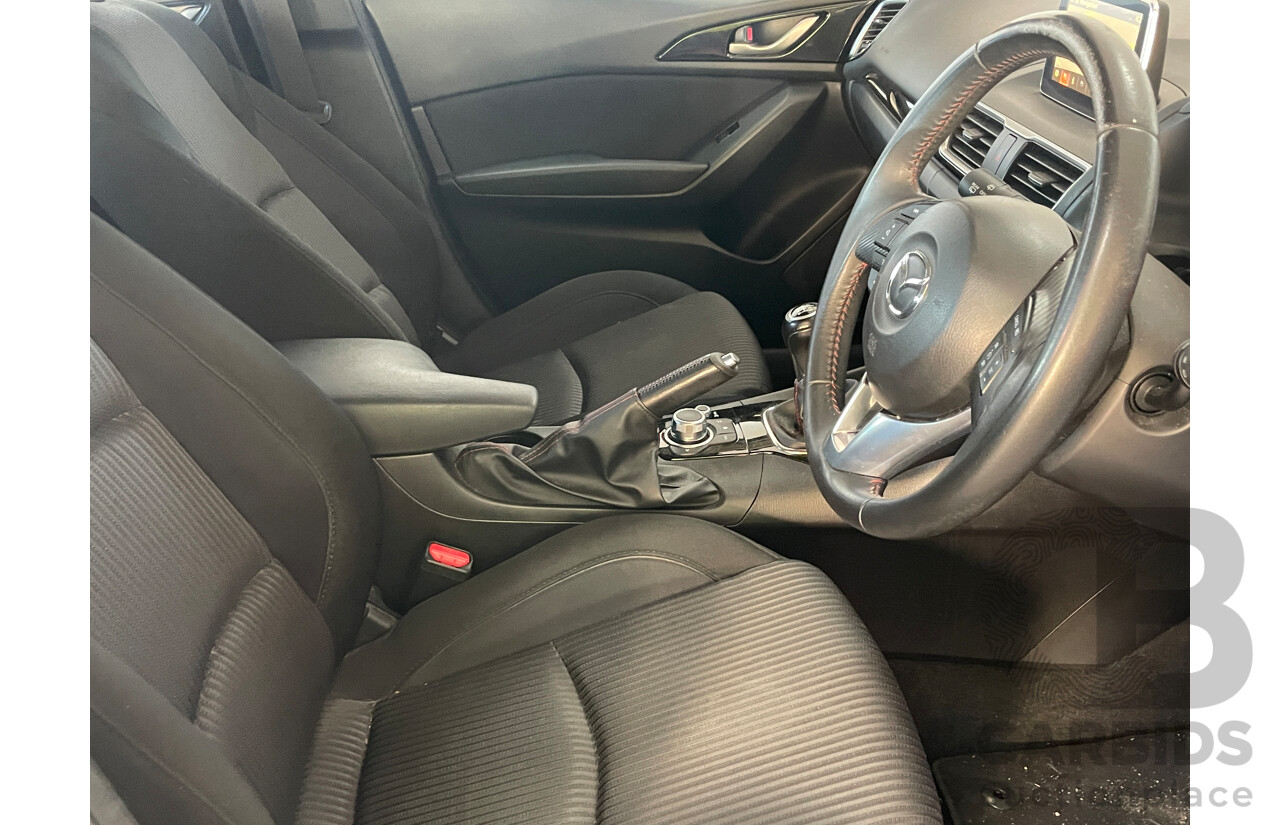 12/2015 Mazda Mazda3 SP25 BM 5d Hatchback White 2.5L