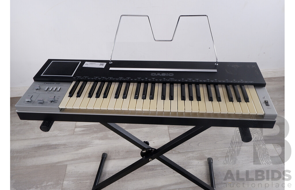 Casiotone 202 Elecrtic Organ on Stand
