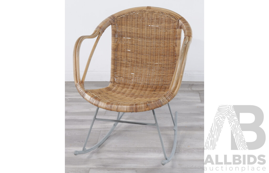 Vintage Cane Rocking Tub Chair - Lot 1507016 | ALLBIDS