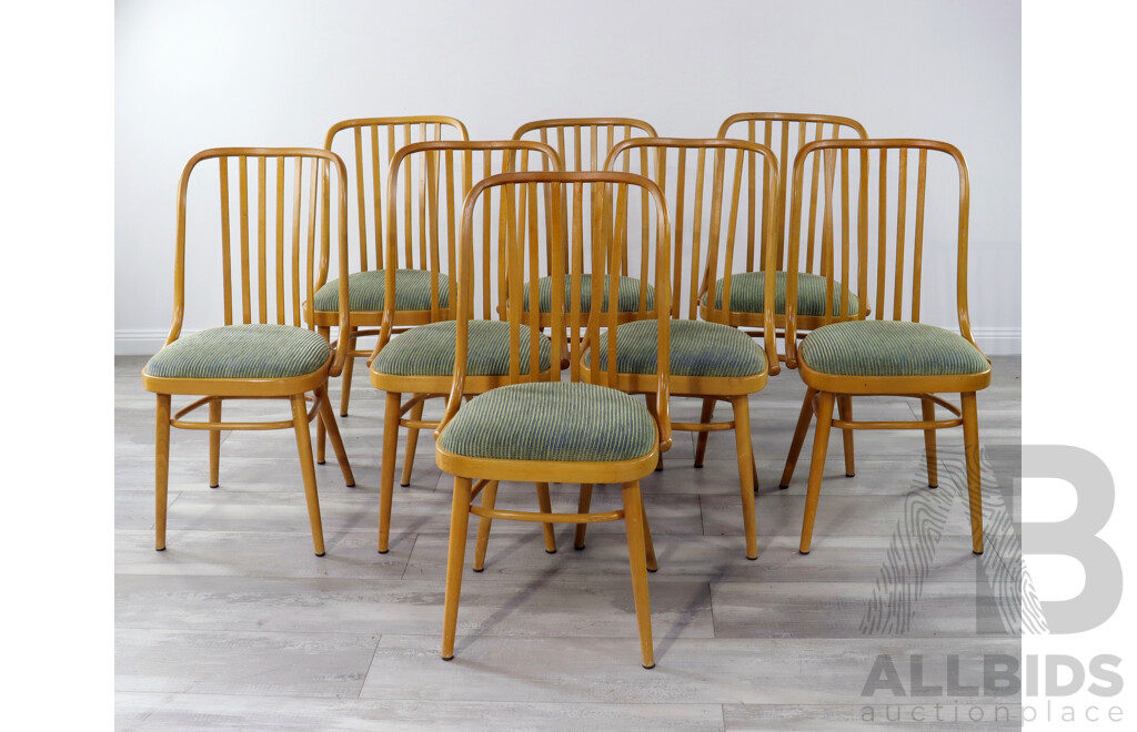 Eight Mid Century Ligna Drevounia Bentwood Dining Chairs