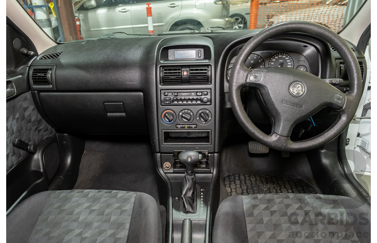 4/2001 Holden Astra CITY TS 5d Hatchback White 1.8L