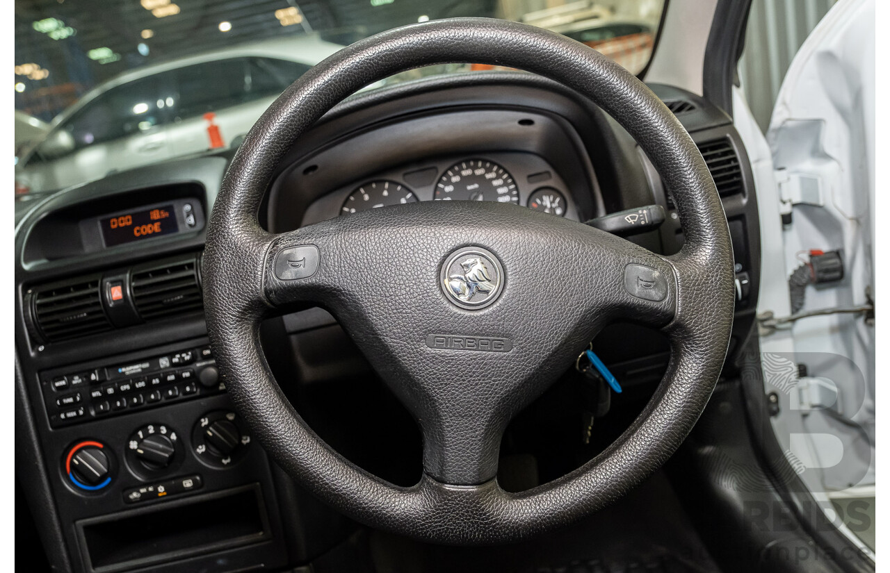 4/2001 Holden Astra CITY TS 5d Hatchback White 1.8L