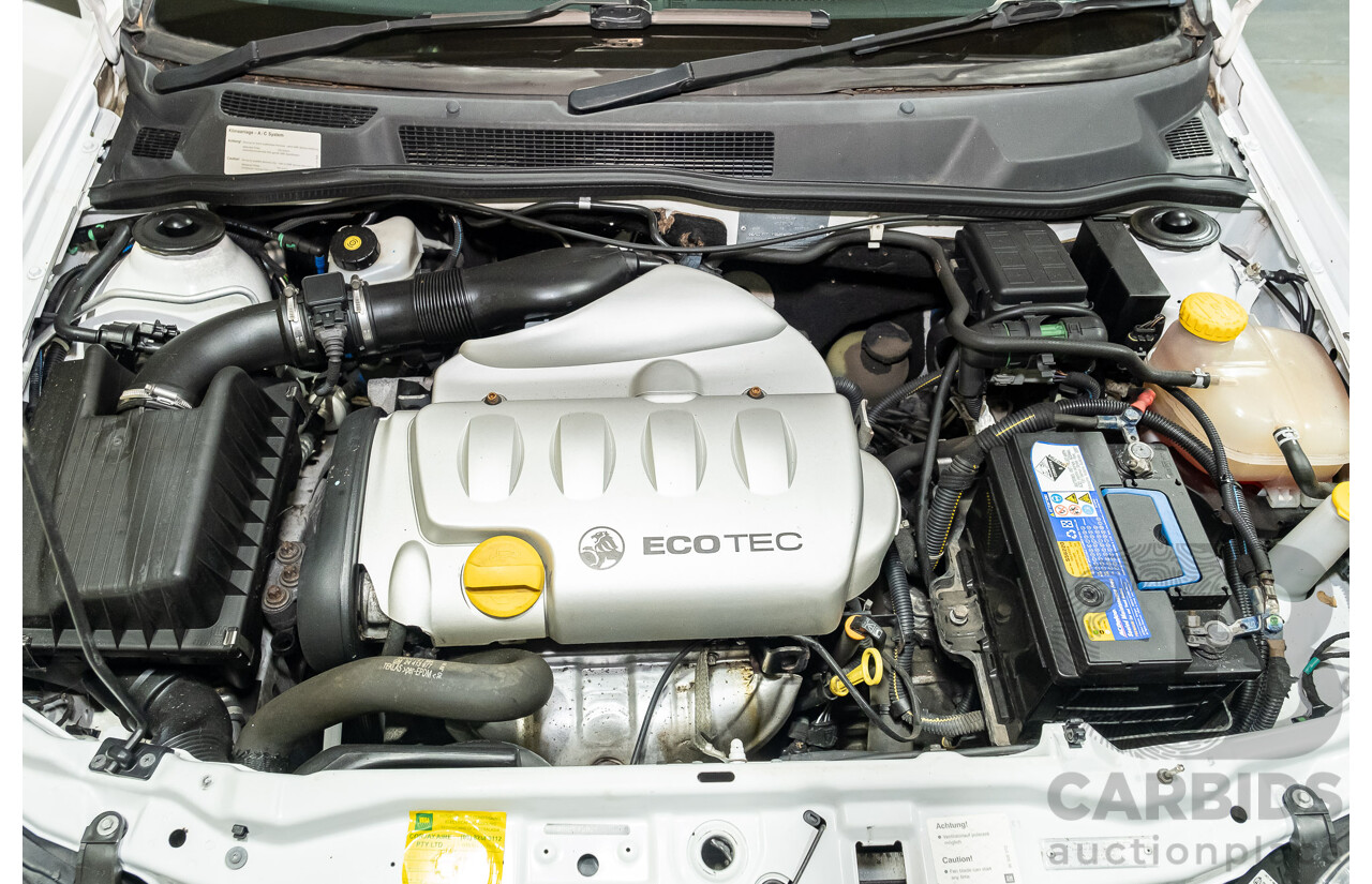 4/2001 Holden Astra CITY TS 5d Hatchback White 1.8L
