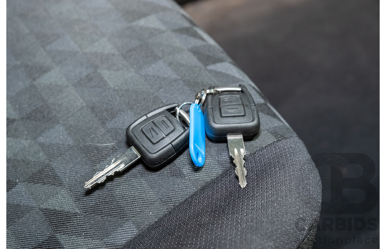 4/2001 Holden Astra CITY TS 5d Hatchback White 1.8L