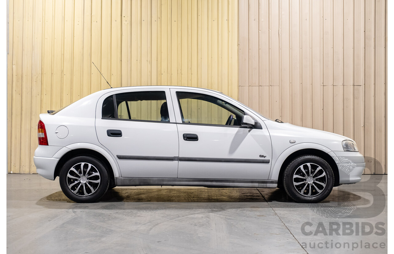 4/2001 Holden Astra CITY TS 5d Hatchback White 1.8L