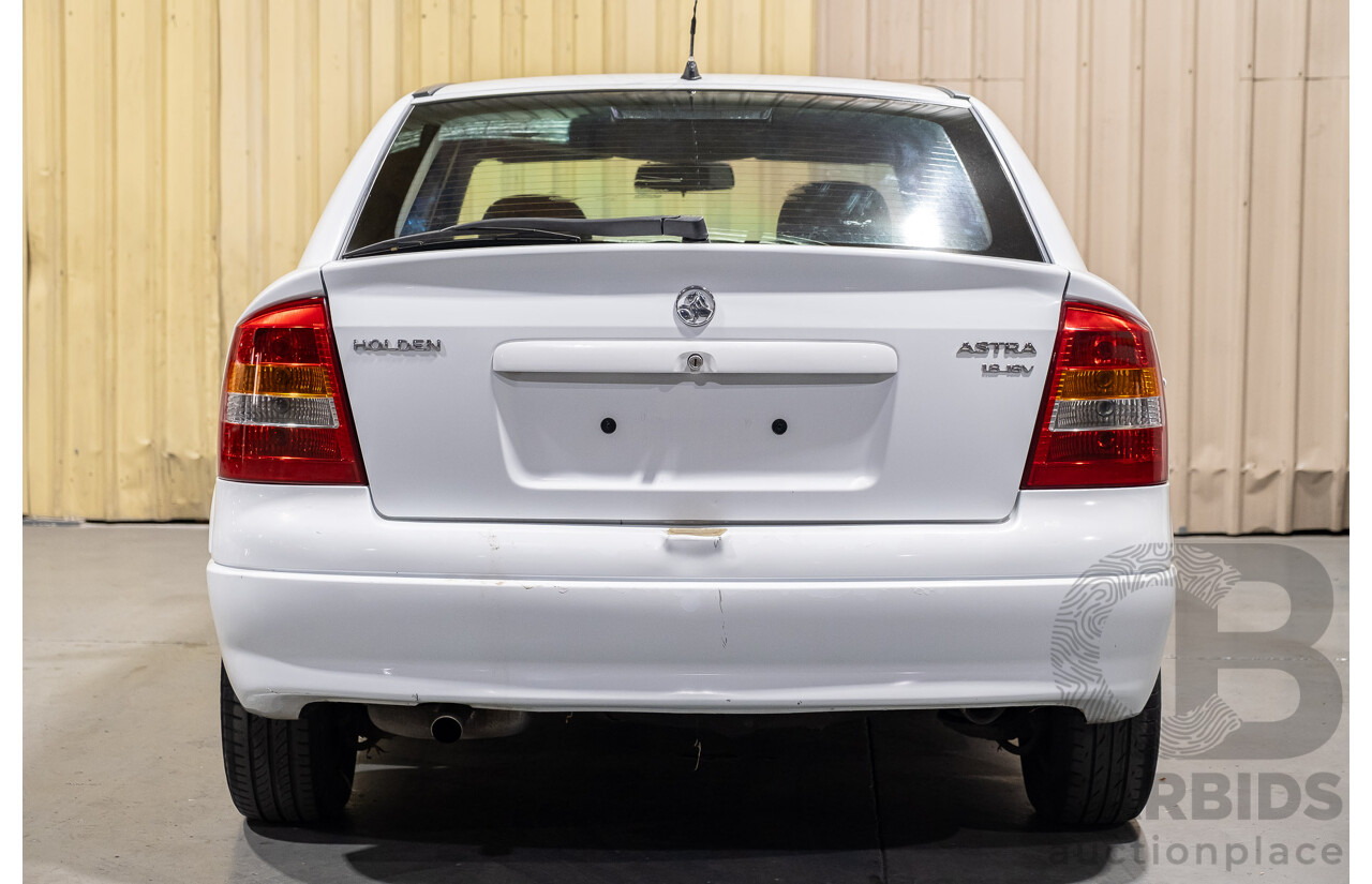 4/2001 Holden Astra CITY TS 5d Hatchback White 1.8L