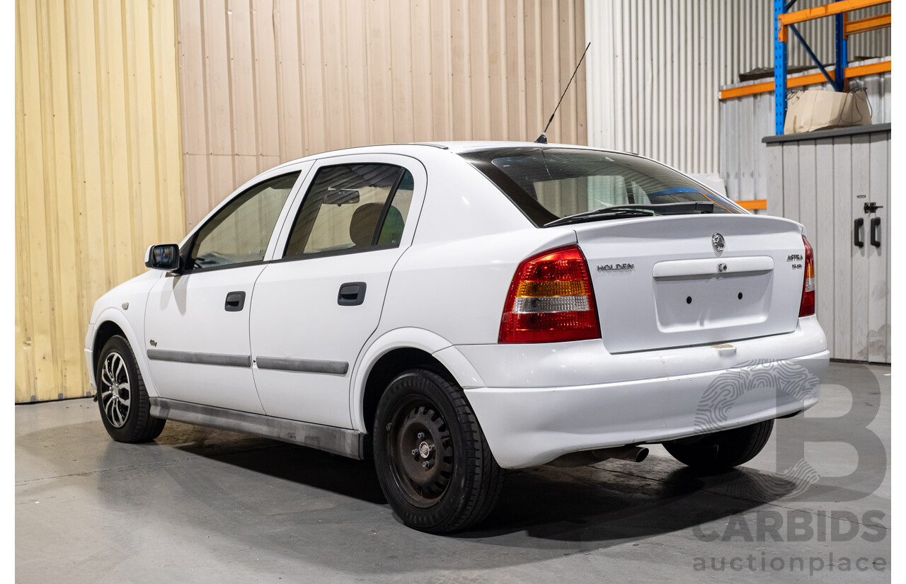 4/2001 Holden Astra CITY TS 5d Hatchback White 1.8L