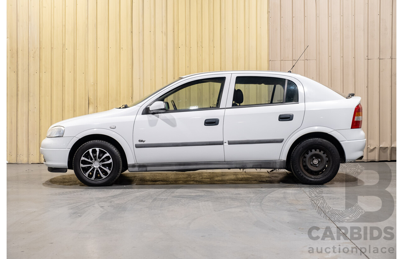 4/2001 Holden Astra CITY TS 5d Hatchback White 1.8L