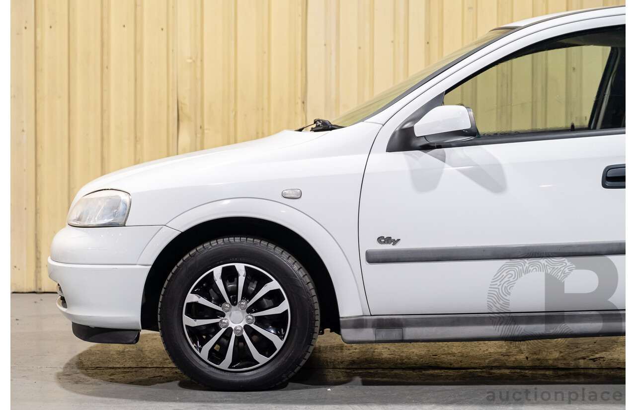 4/2001 Holden Astra CITY TS 5d Hatchback White 1.8L