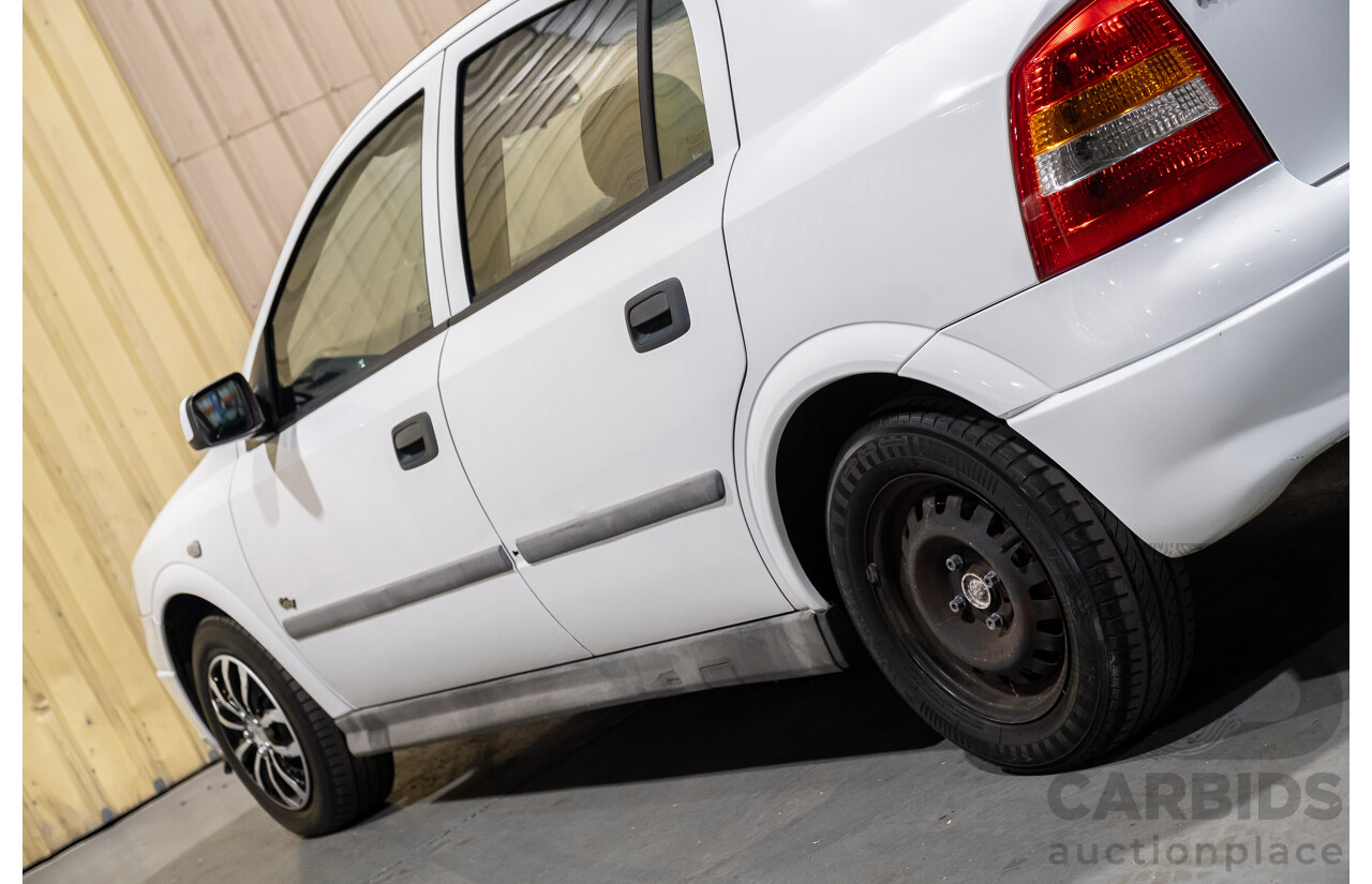 4/2001 Holden Astra CITY TS 5d Hatchback White 1.8L