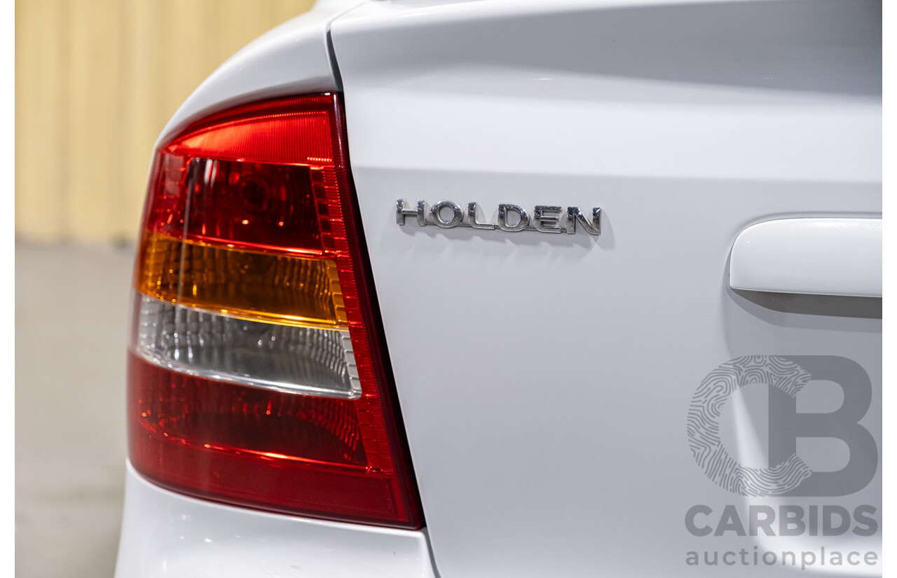 4/2001 Holden Astra CITY TS 5d Hatchback White 1.8L