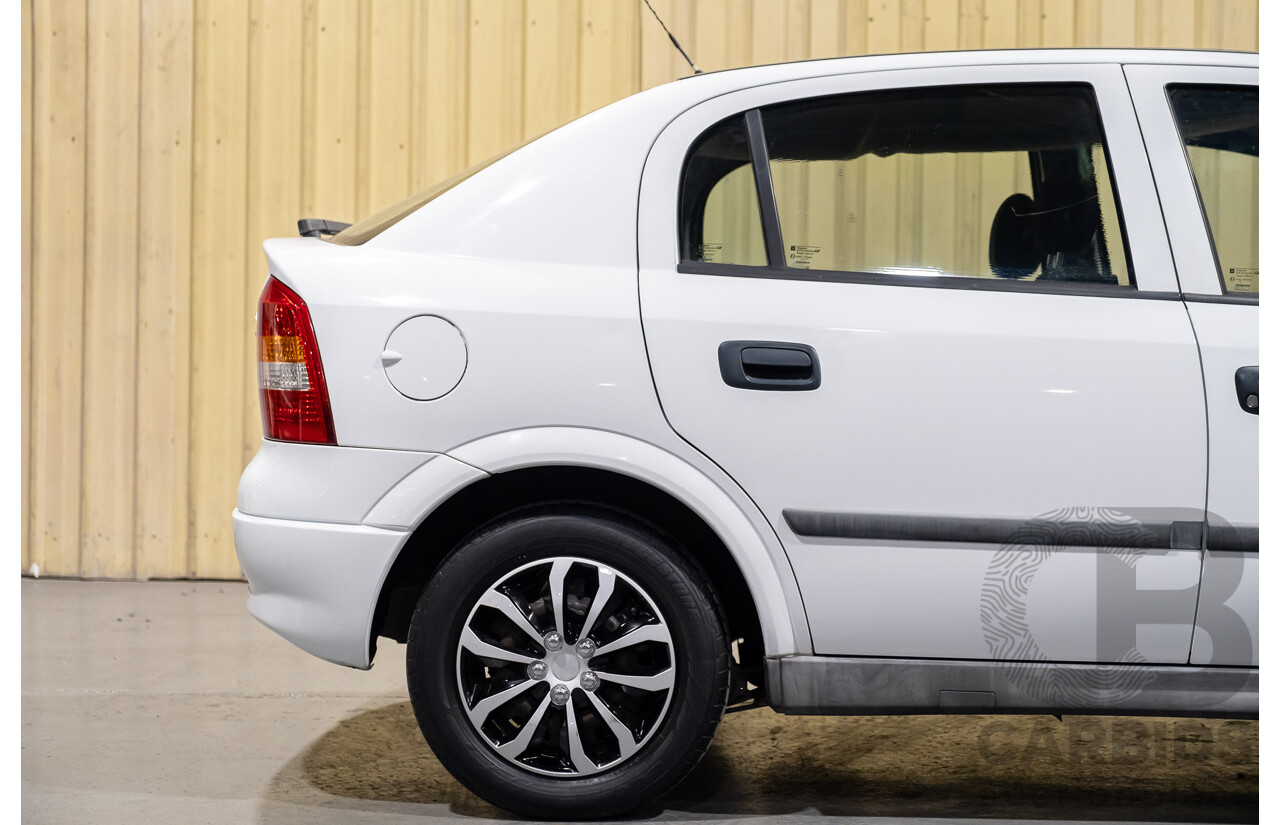 4/2001 Holden Astra CITY TS 5d Hatchback White 1.8L