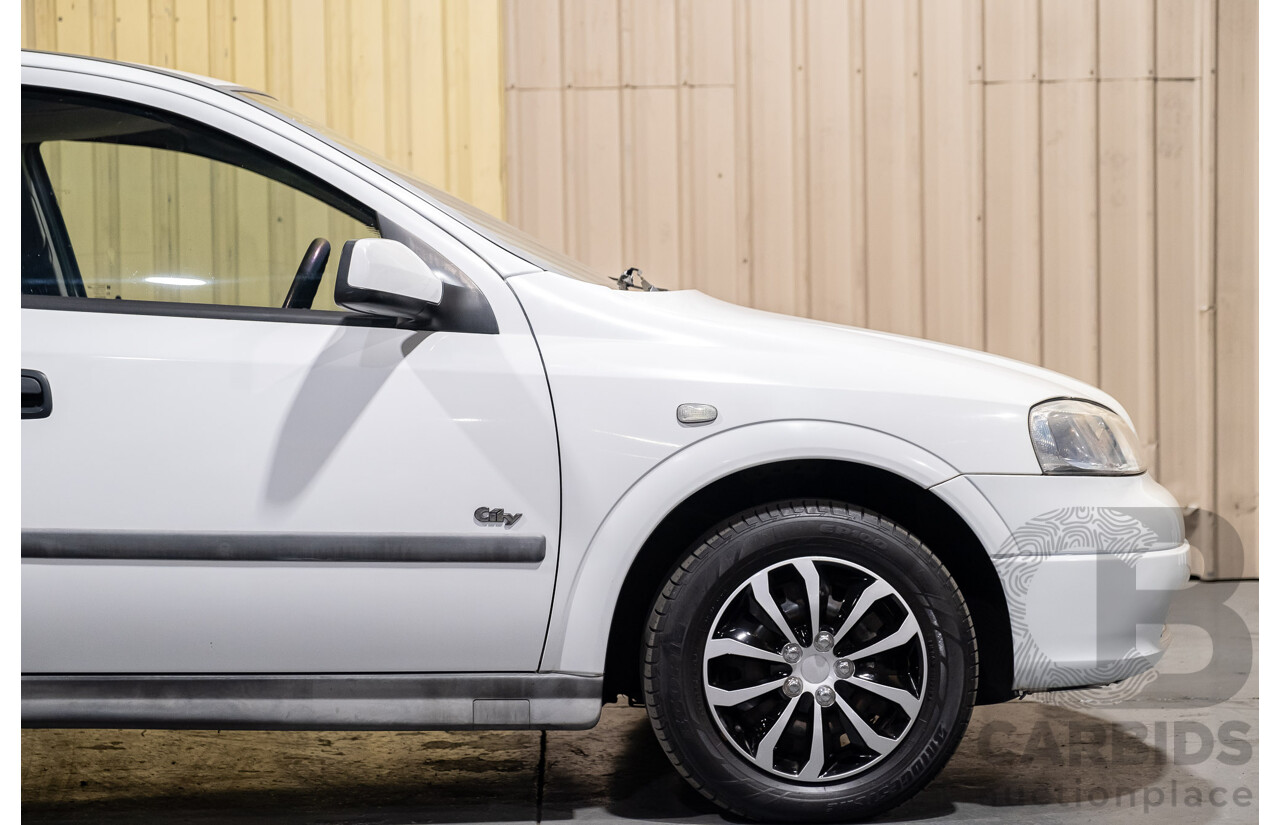 4/2001 Holden Astra CITY TS 5d Hatchback White 1.8L