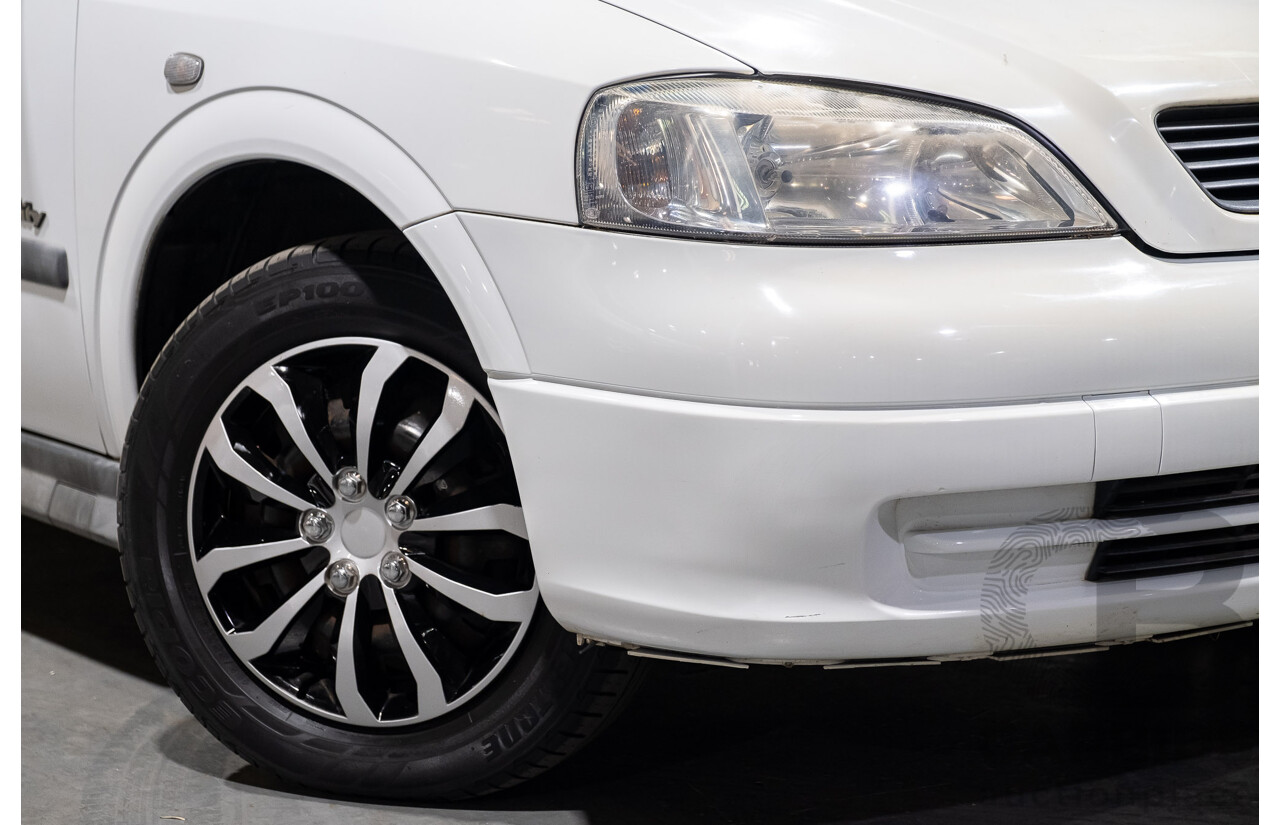 4/2001 Holden Astra CITY TS 5d Hatchback White 1.8L