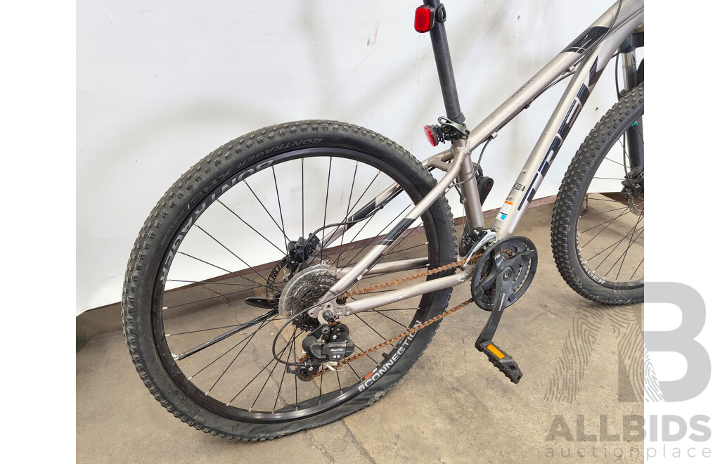 Trek Marlin 5 7 Speed Mountain Bike