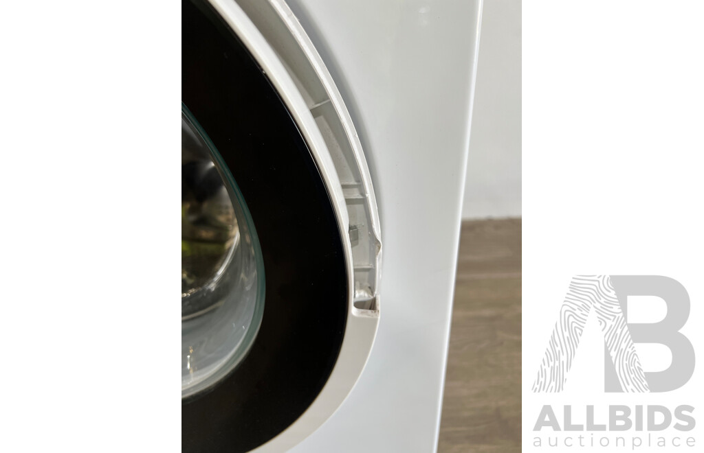 Kogan (KAGFLWASH9A) 9kg Front Load Washing Machine - ORP$539.00(Broken Handle)